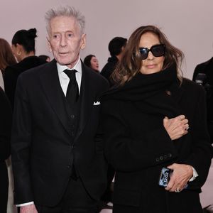 Calvin Klein bei seltenem Ausflug mit Ex-Frau Kelly erwischt