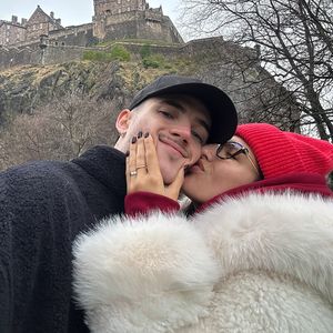 "Finger weg!"-Emily und Cam Holmes feiern vierten Jahrestag