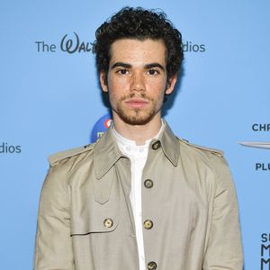 Bügeleisen unterm Baum? So feiert Cameron Boyce Weihnachten