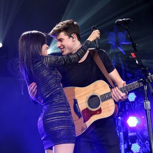 Shawn Mendes & Camila Cabello performen "Señorita" bei VMAs!