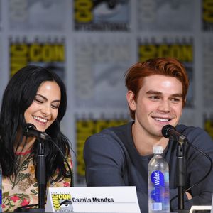 Ronnie & Archie noch ein Paar? "Riverdale"-Stars verraten es