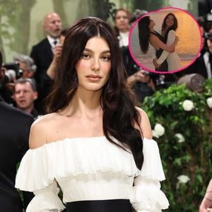 Für süßes Bild: Camila Morrone fasst Freundin Kaia an den Po