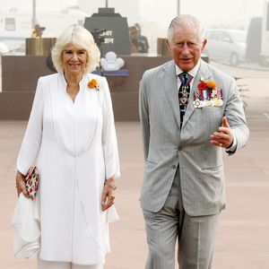 Weihnachtsbrauch: König Charles und Familie bei Gottesdienst