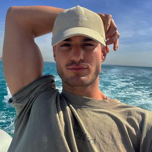 Macht Can Kaplan hier etwa seine neue Beziehung öffentlich?