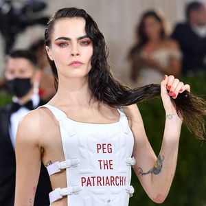 "Erst mit 18": Cara Delevingne spricht über ihr erstes Mal