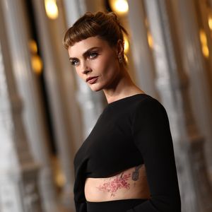Top oder Flop? Cara Delevingne präsentiert einen neuen Look