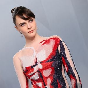 Oscar-Party: Cara Delevingne stiehlt Show mit Illusionskleid