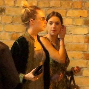 Cara Delevingne & Ashley Benson beim romantischen Dinner!