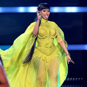 Vollblutmama: Cardi B flitzt nach AMAs direkt zu ihren Kids