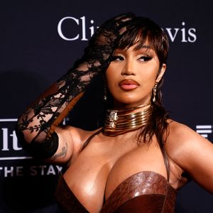 Ein Hauch von nichts: So wild geht Cardi B im Klub feiern!