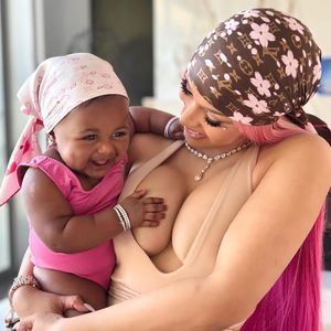 Cardi B lässt Nabelschnur zu Goldschmuck verarbeiten