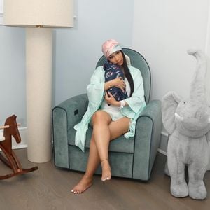 Mini-Patriots-Fan: Cardi B teilt erste Bilder ihres Babys