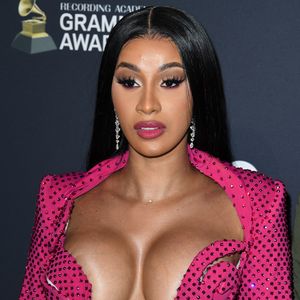 Vor Mikro-Attacke: Cardi B animierte Fans zu Wasserschlacht