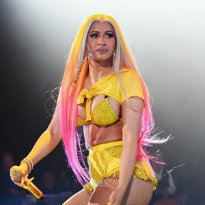 Guter Zweck: Cardi Bs Mikrofon für 91.201 Euro versteigert