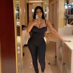Bauchstraffung nach Geburt? Cardi B spricht jetzt Klartext