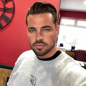 Carl Woods, Model