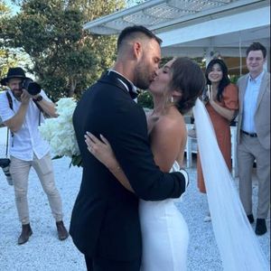 Ex-Bachelorette-Gewinner Carlin Sterritt hat geheiratet!