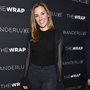 "American Housewife"-Darstellerin Carly Craig hat Ja gesagt
