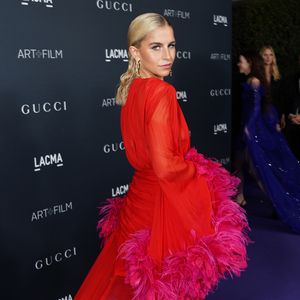 Getrennt? Caro Daur stolziert zur Single-Hymne "Flowers"!