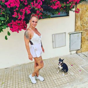 Nacktfoto: Caro Robens wehrt sich gegen Photoshop-Kritik