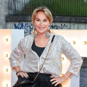 Mama mit 50: Für Caroline Beil war es "scheiße anstrengend"