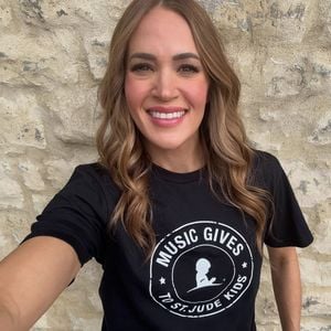 Carrie Underwoods neue Haarfarbe spaltet die Fans