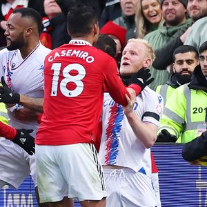 Manchester-United-Star Casemiro würgt Gegner mitten im Spiel
