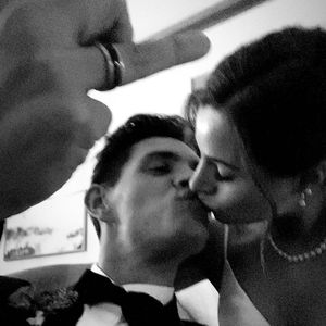 Mit "Riverdale"-Darstellern: Casey Cott hat geheiratet!
