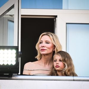 Cate Blanchett genießt Filmpremiere mit ihrer Tochter Edith
