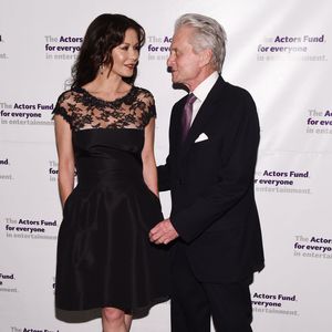 Mit 48! Catherine Zeta-Jones im engen Body beim Stepp-Tanz!