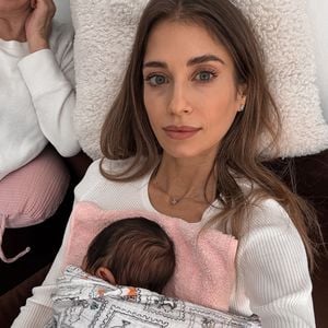 Mit Ansage: Cathy Hummels begrüßt ihre Nichte auf der Welt