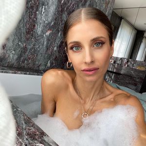 Oh, là, là! Cathy Hummels postet ein heißes Badewannenselfie