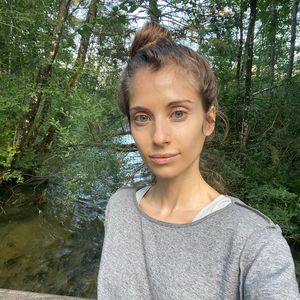 Zerzauster Dutt: Cathy Hummels' Sohn Ludwig nennt sie "Oma"