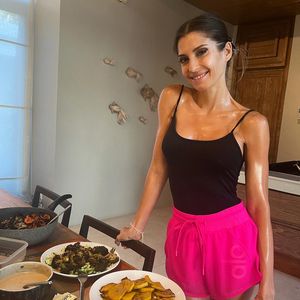 Cathy Hummels meldet sich eingeölt und happy bei ihren Fans