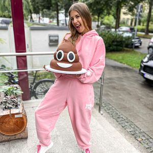 Kita-Abschied: Cathy Hummels schenkt Ludwig Kackhaufenkuchen