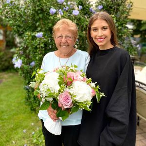 Zum 85. Geburtstag: Cathy Hummels zeigt stolz ihre Oma!