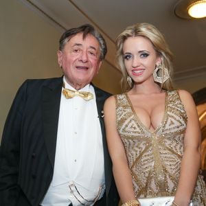 Warum ist Cathy bei Richard Lugners Beerdigung unerwünscht?