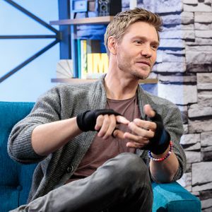 1. Pic: Chad Michael Murrays Frau zeigt Baby-Kugel