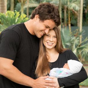 Eine Woche nach Geburt: Bindi Irwin gibt süßes Baby-Update!
