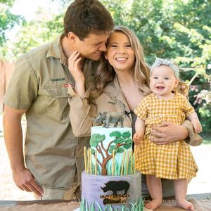 Bindi Irwin teilt eine süße Liebeserklärung an ihren Mann!