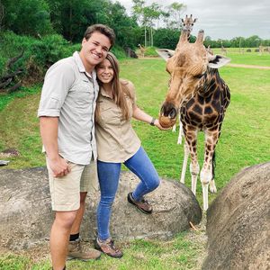 Reise ausgefallen: So verbrachte Bindi Irwin ihren Honeymoon