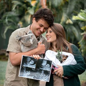 Mit Ultraschallbildern: Bindi Irwin freut sich auf ihr Baby