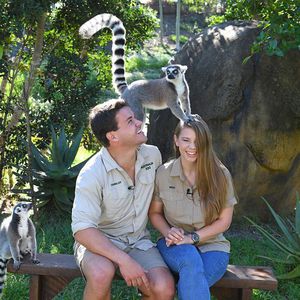 Erstes Monatsjubiläum: Bindi Irwin und ihr Chandler happy