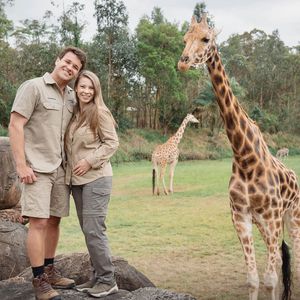 Fast Halbzeit: Bindi Irwin gibt ein Schwangerschaftsupdate