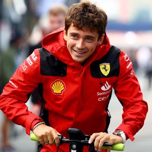 Wird Charles Leclerc etwa bald auf der ESC-Bühne performen?