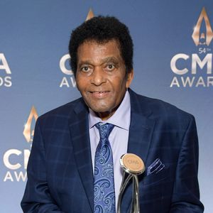 Nach Corona-Diagnose: Country-Star Charley Pride ist tot