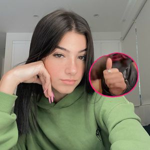 Trotz Split: TikTok-Charli trägt Chase' Freundschaftsring!