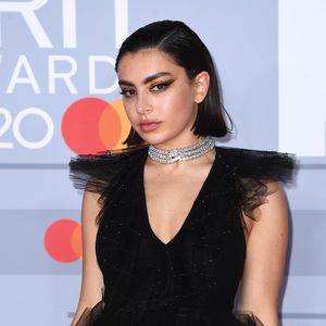 "Vermisse sie schrecklich": Charlie XCX trauert um Freundin