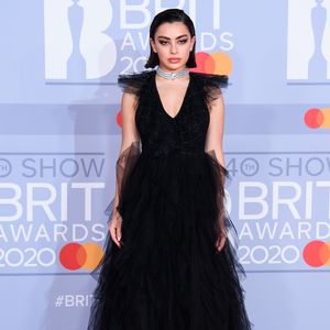 Sängerin Charli XCX hat Nervenschäden durch ihre Konzerte