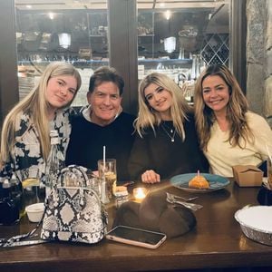 Ex verrät: So steht Charlie Sheen zu Samis OnlyFans-Karriere